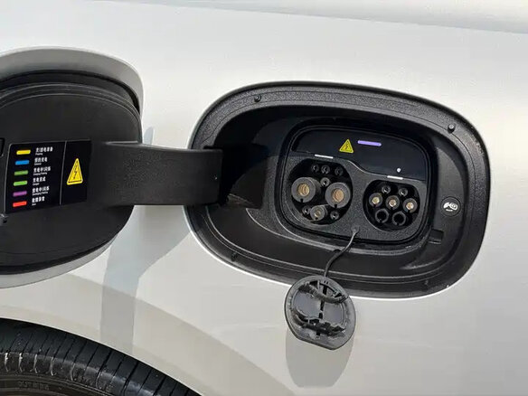 2026 Changan Qiyuan A06 28.39 kWh, серебристый, 2792000 рублей - вид 19