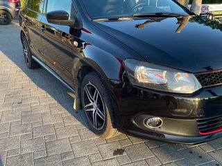 2014 Volkswagen Polo V, чёрный, 700000 рублей, вид 1