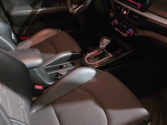 2023 Kia Forte III Рестайлинг, серый, 1950000 рублей - вид 5