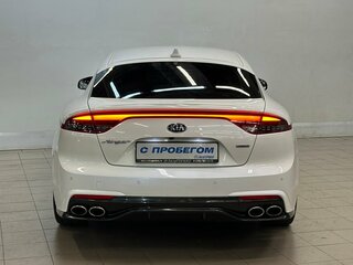 2021 Kia Stinger I Рестайлинг, белый, 2945000 рублей, вид 3
