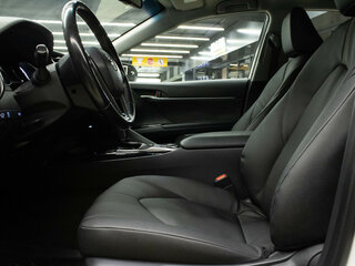 2021 Toyota Camry VIII (XV70), белый, 2650000 рублей, вид 5