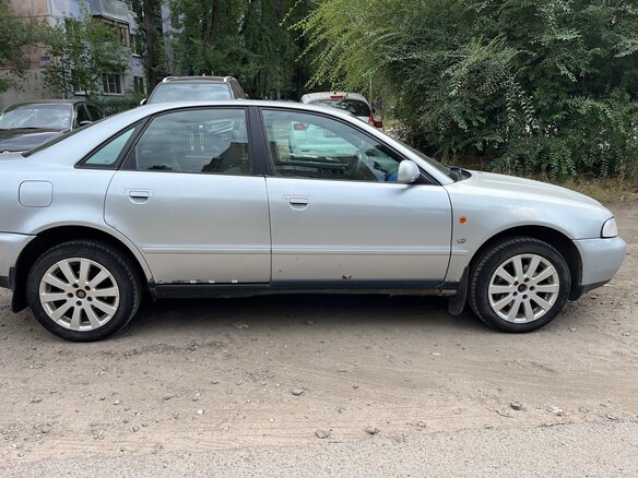 1996 Audi A4 I (B5), серебристый, 260000 рублей - вид 5