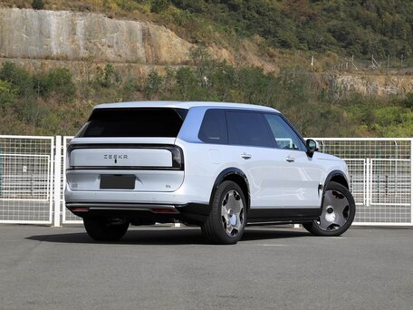 2026 Zeekr 9X 55 kWh (до 3.5 т), серебристый, 11100000 рублей, вид 2