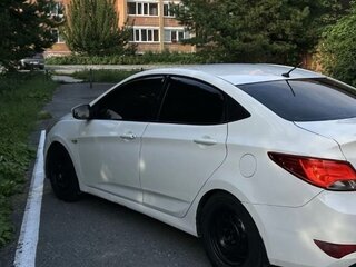 2016 Hyundai Solaris I Рестайлинг, белый, 625000 рублей, вид 4