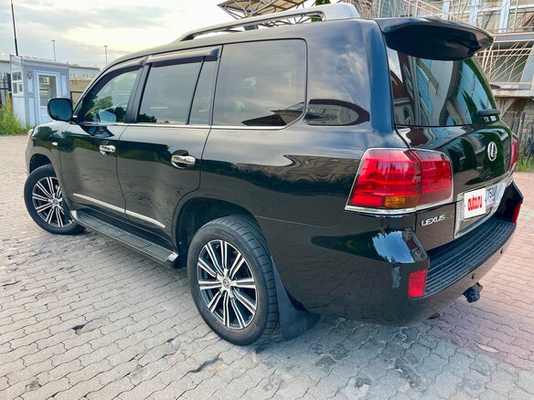 2008 Lexus LX 570 III, чёрный - вид 3