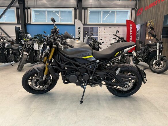 2026 Benelli 752 S, серый, 800000 рублей