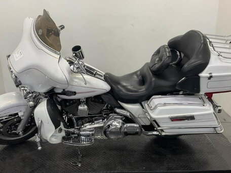 2008 Harley-Davidson Electra Glide, белый, 499000 рублей, вид 2