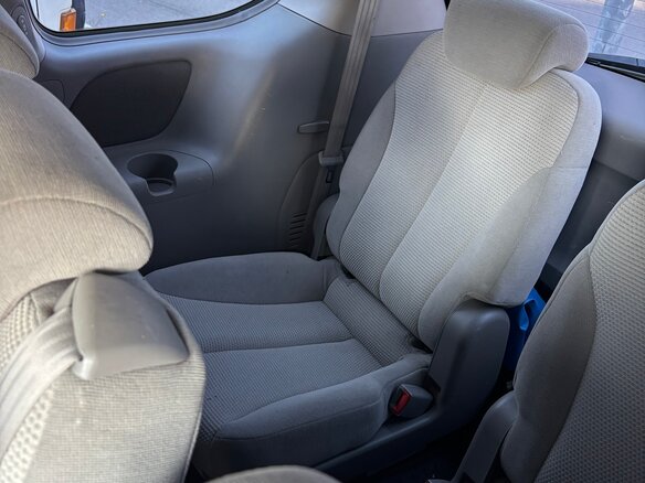 2006 Kia Carnival II, серый, 839000 рублей - вид 13