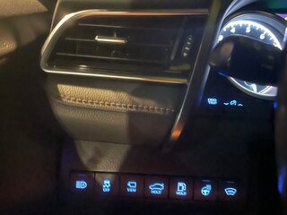 2019 Toyota Camry VIII (XV70), белый, 2850000 рублей, вид 2