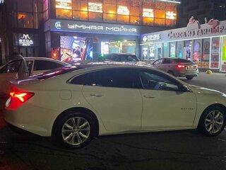 2019 Chevrolet Malibu IX Рестайлинг, белый, 1149000 рублей, вид 4