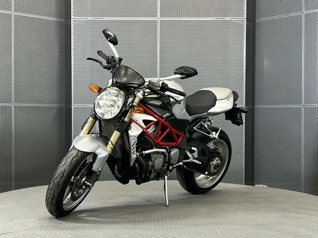 2005 MV Agusta Brutale 750, серый, 449000 рублей, вид 4