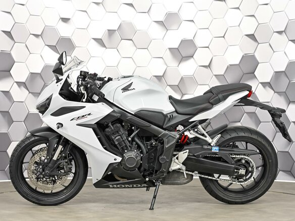 2023 Honda CBR 650R, белый, 957000 рублей - вид 3