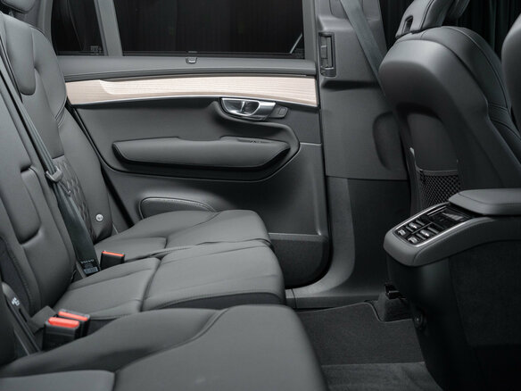 2026 Volvo XC90 B5 II Рестайлинг 2, серый, 10600000 рублей - вид 25