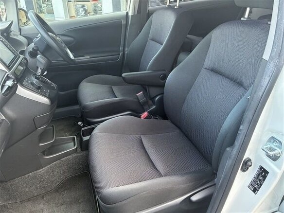 2017 Toyota Wish II Рестайлинг, белый, 1410016 рублей - вид 11