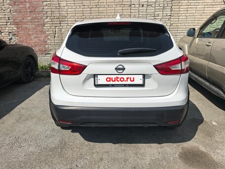 2018 Nissan Qashqai II, белый, 1850000 рублей, вид 2