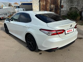 2018 Toyota Camry VIII (XV70), белый, 2650000 рублей, вид 4