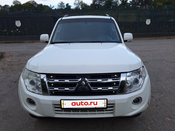 2014 Mitsubishi Pajero IV Рестайлинг 1, белый, 2100000 рублей