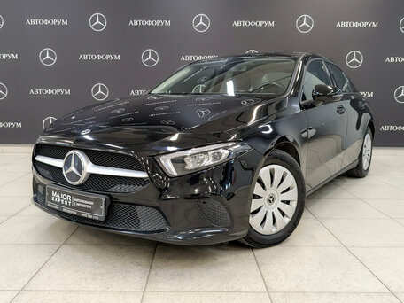 2020 Mercedes-Benz A-Класс 200 IV (W177), чёрный, 1975000 рублей, вид 1