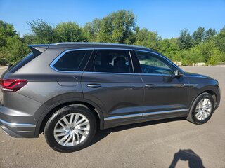 2021 Volkswagen Touareg III, серый, 6200000 рублей, вид 5