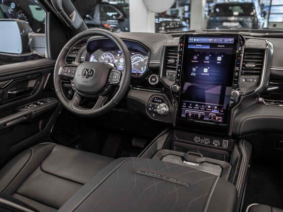 2026 Ram 1500 Crew Cab eTorque V Рестайлинг, чёрный, 11227793 рублей - вид 23