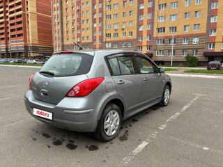 2012 Nissan Tiida I Рестайлинг, серый, 700000 рублей, вид 4