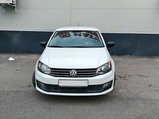 2018 Volkswagen Polo V Рестайлинг, белый, 1150000 рублей, вид 1