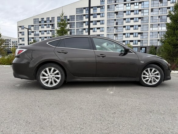 2010 Mazda 6 II (GH) Рестайлинг, коричневый, 1050000 рублей - вид 4