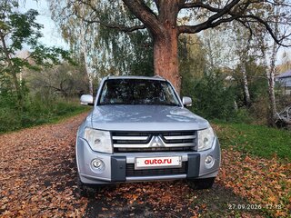 2011 Mitsubishi Pajero IV Рестайлинг 1, серебристый, 1800000 рублей, вид 1