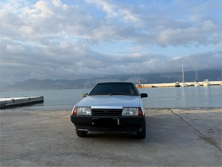 2003 Lada (ВАЗ) 21093i, серебристый, 130000 рублей, вид 2