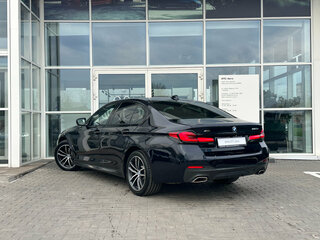 2021 BMW 5 серии 520d xDrive VII (G30/G31/G38) Рестайлинг, чёрный, 4390000 рублей, вид 3