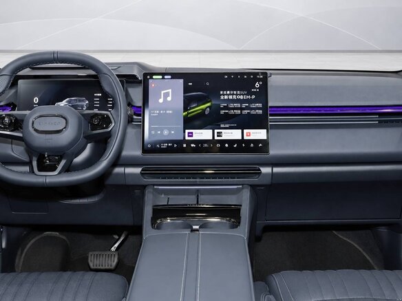 2026 Lynk & Co 08 EM-P 38.2 kWh I Рестайлинг, серебристый, 5490000 рублей - вид 11