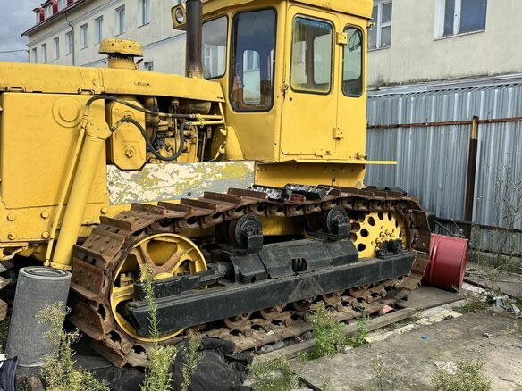 1989 ЧТЗ Т-130, жёлтый, 600000 рублей