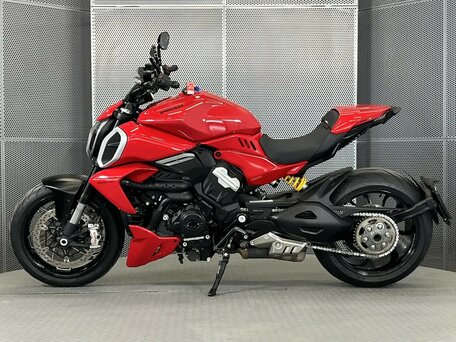 2023 Ducati Diavel V4, красный, 2169000 рублей, вид 5