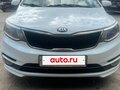 2017 Kia Rio III Рестайлинг, белый - вид 1