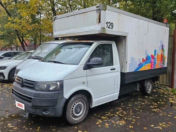 2013 Volkswagen Transporter, белый, 1050000 рублей - вид 1
