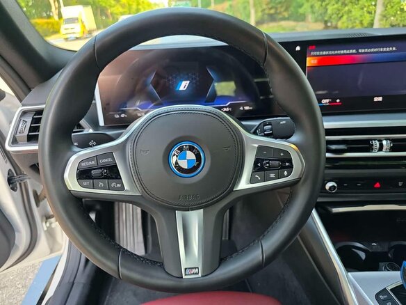 2026 BMW i4 eDrive40 G26 Рестайлинг, белый, 5623000 рублей - вид 6