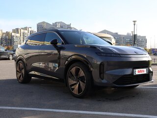 2023 Lynk & Co 08 39.6 kWh I, серый, 4500000 рублей, вид 1
