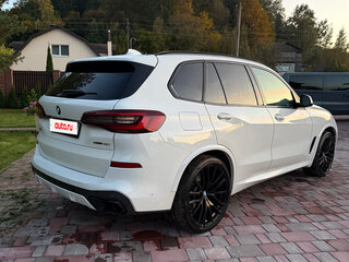 2021 BMW X5 40i IV (G05/G18), белый, 5500000 рублей, вид 3