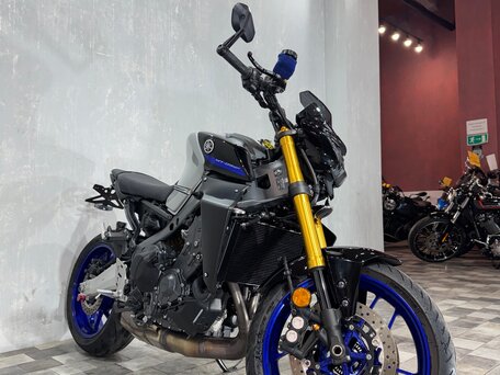 2022 Yamaha MT-09 (FZ-09), серый, 1059000 рублей, вид 4