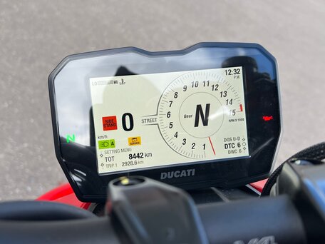 2022 Ducati Streetfighter V4, красный, 2350000 рублей, вид 5