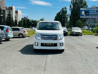 2005 Nissan Elgrand II (E51), белый, 1399000 рублей, вид 3