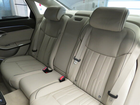 2022 Audi A8 60 TFSI e IV (D5) Рестайлинг, серый, 10990000 рублей - вид 22