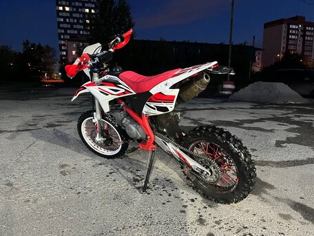 2023 Wels RT 140, красный, 75000 рублей, вид 2
