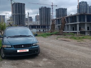 1996 Chrysler Voyager Grand III, зелёный, 500000 рублей, вид 1
