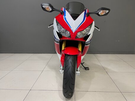 2015 Honda CBR 1000 RR/RA Fireblade, красный, 1065000 рублей, вид 3