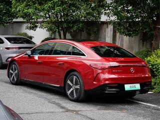 2023 Mercedes-Benz EQS 450+ I, красный, 8964186 рублей, вид 4