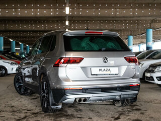 2016 Volkswagen Tiguan II, серебристый, 2400000 рублей, вид 4