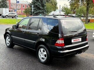 2002 Mercedes-Benz M-Класс 320 I (W163) Рестайлинг, чёрный, 620000 рублей, вид 4