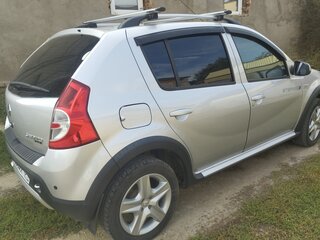 2013 Renault Sandero Stepway I, серебристый, 900000 рублей, вид 3