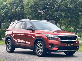 2022 Kia KX3, красный, 1350000 рублей, вид 4